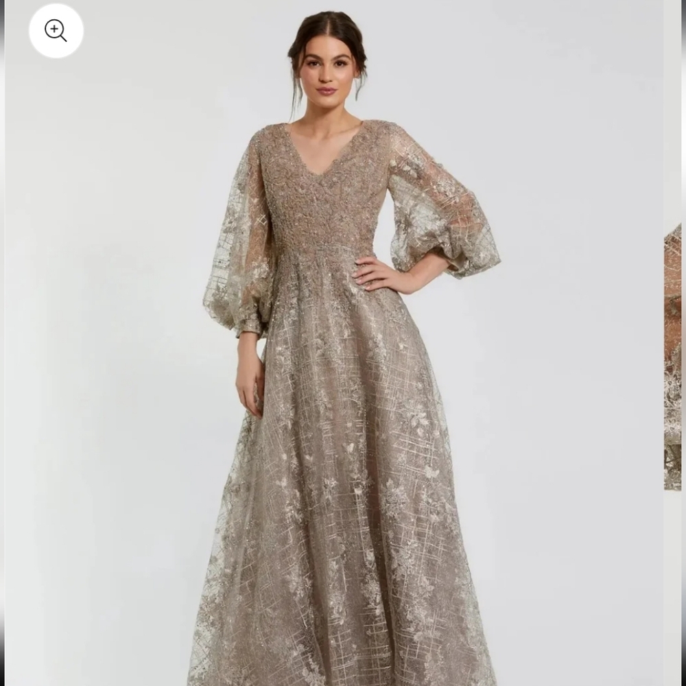 Elegant Lace Evening Gown